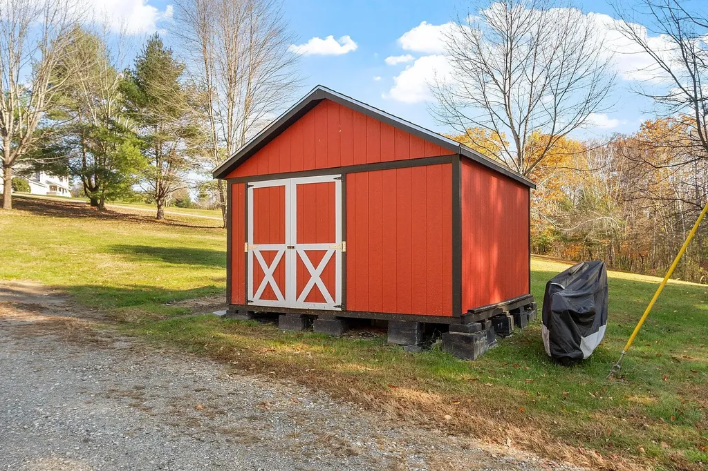 123 Poocham Road Chesterfield NH 03466