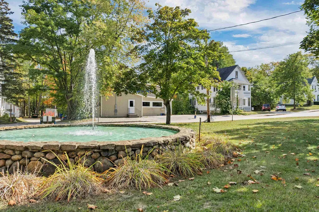 9 East Side Road Conway NH 03818