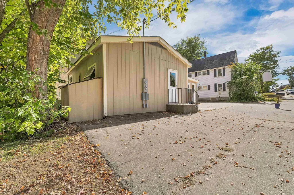 9 East Side Road Conway NH 03818