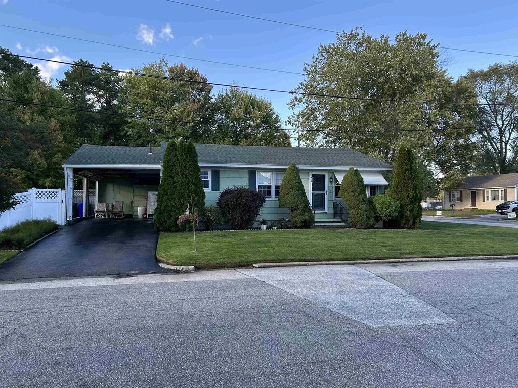 5 Pinedale Street Manchester NH 03102