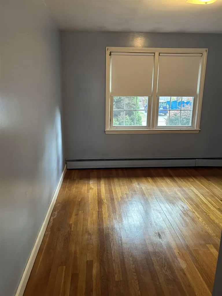 5 Pinedale Street Manchester NH 03102