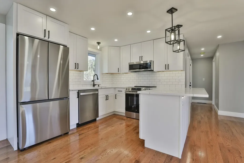 16 Palmer Road Goffstown NH 03045