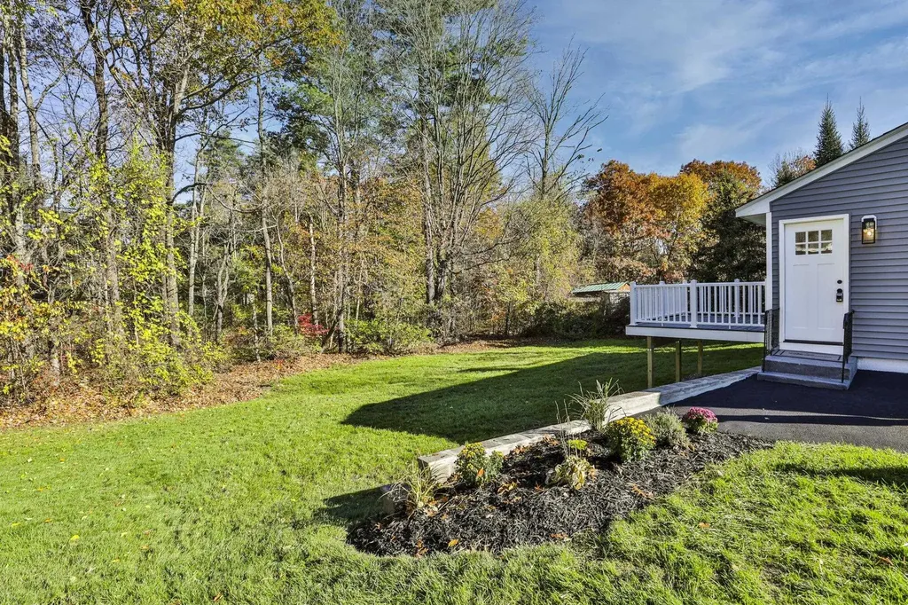 16 Palmer Road Goffstown NH 03045