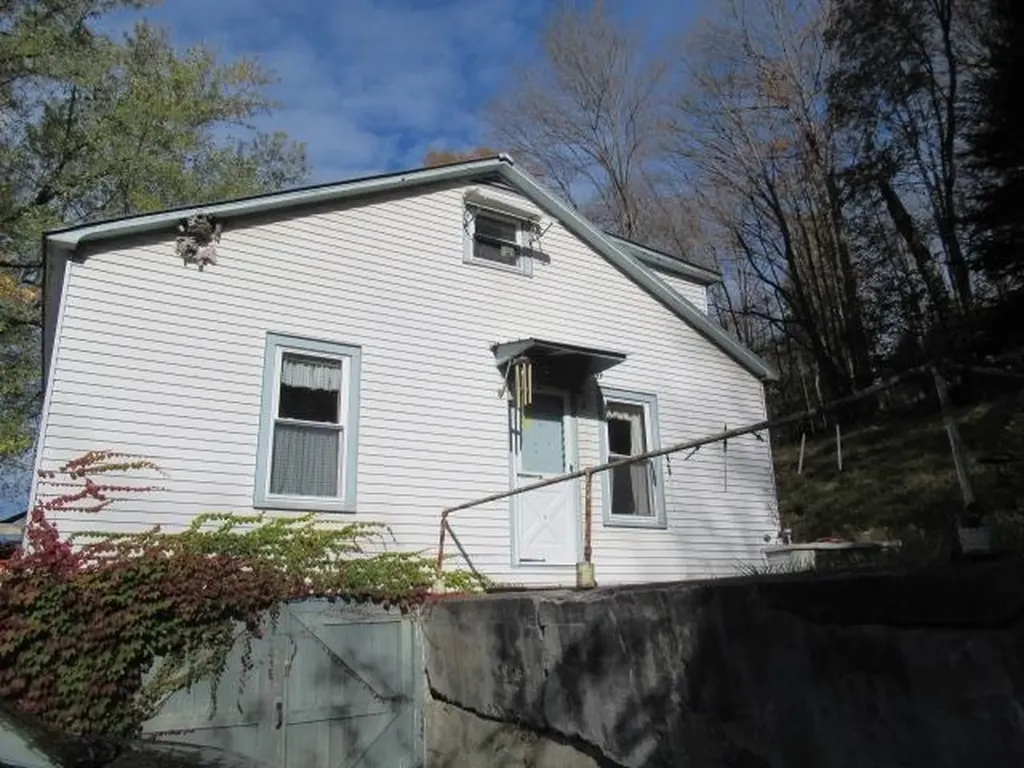 46 Ledgeside Terrace Hartford VT 05001