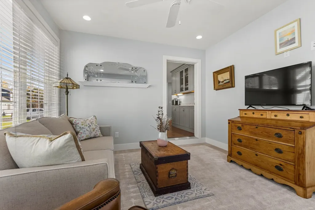 27 Mulberry Lane Epping NH 03042