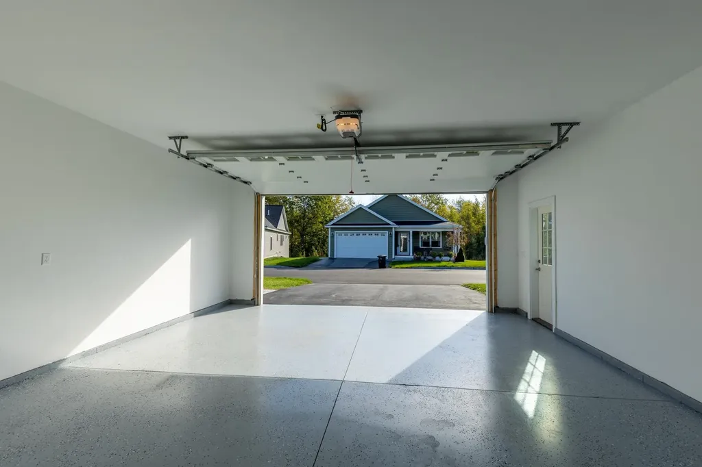 27 Mulberry Lane Epping NH 03042