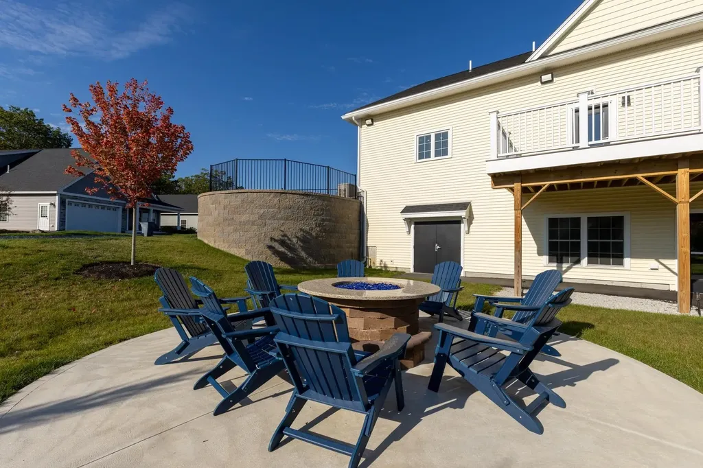 27 Mulberry Lane Epping NH 03042