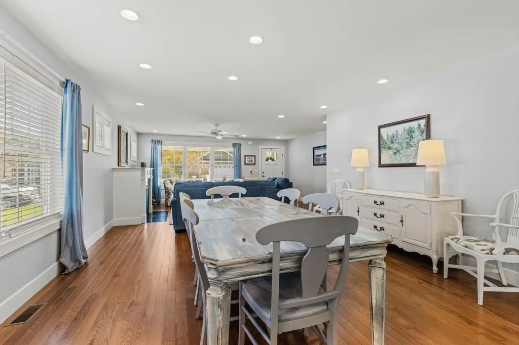 27 Mulberry Lane Epping NH 03042