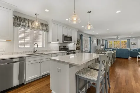 27 Mulberry Lane Epping NH 03042