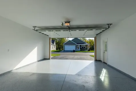 27 Mulberry Lane Epping NH 03042