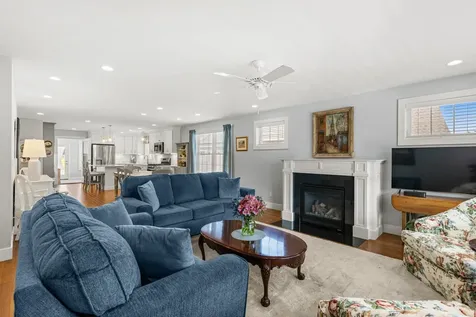 27 Mulberry Lane Epping NH 03042