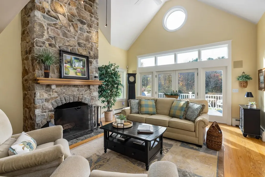 2 Rands Lane Rye NH 03870