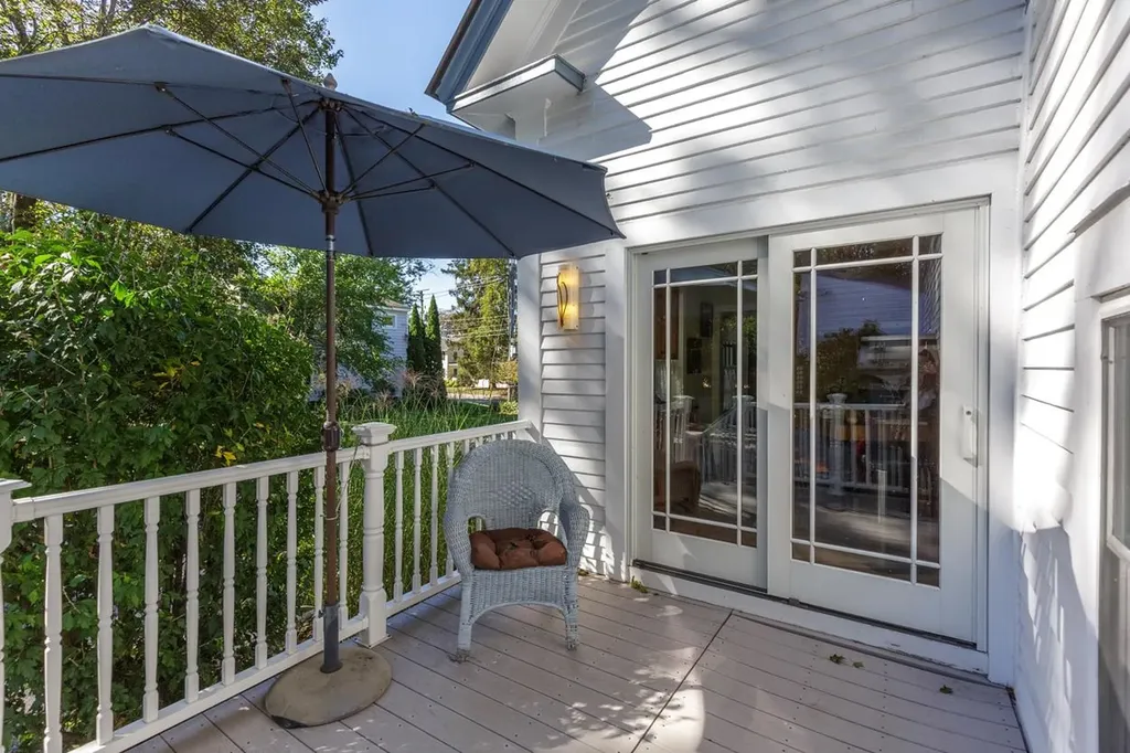 255 River Road Manchester NH 03104