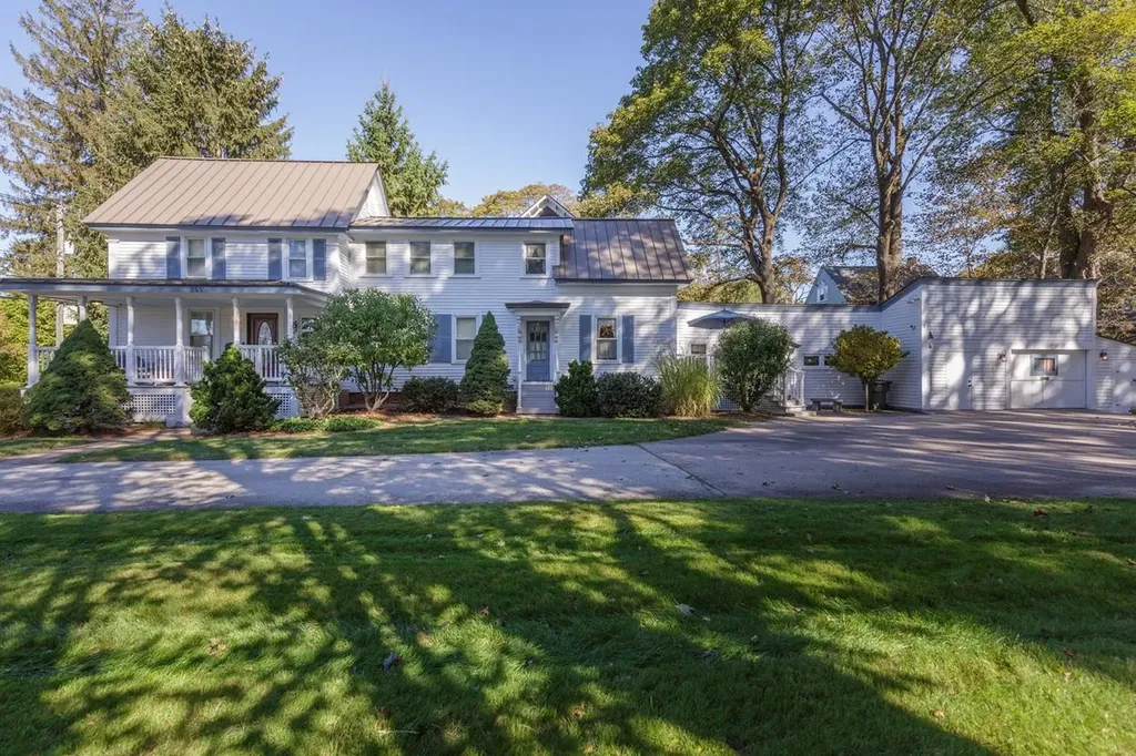 255 River Road Manchester NH 03104