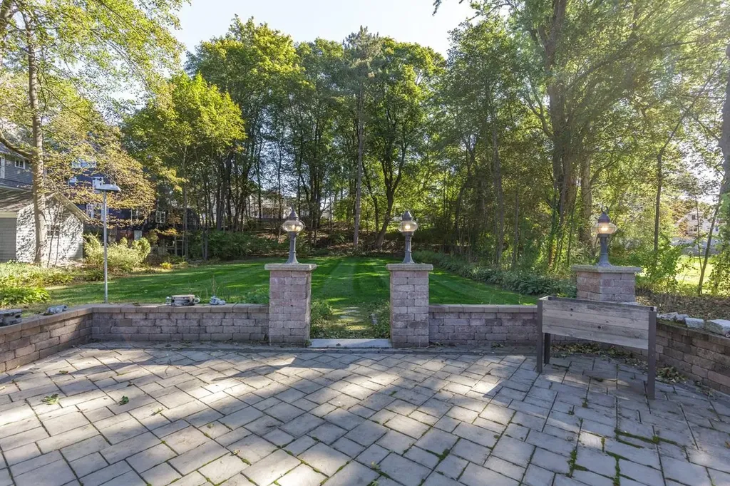 255 River Road Manchester NH 03104