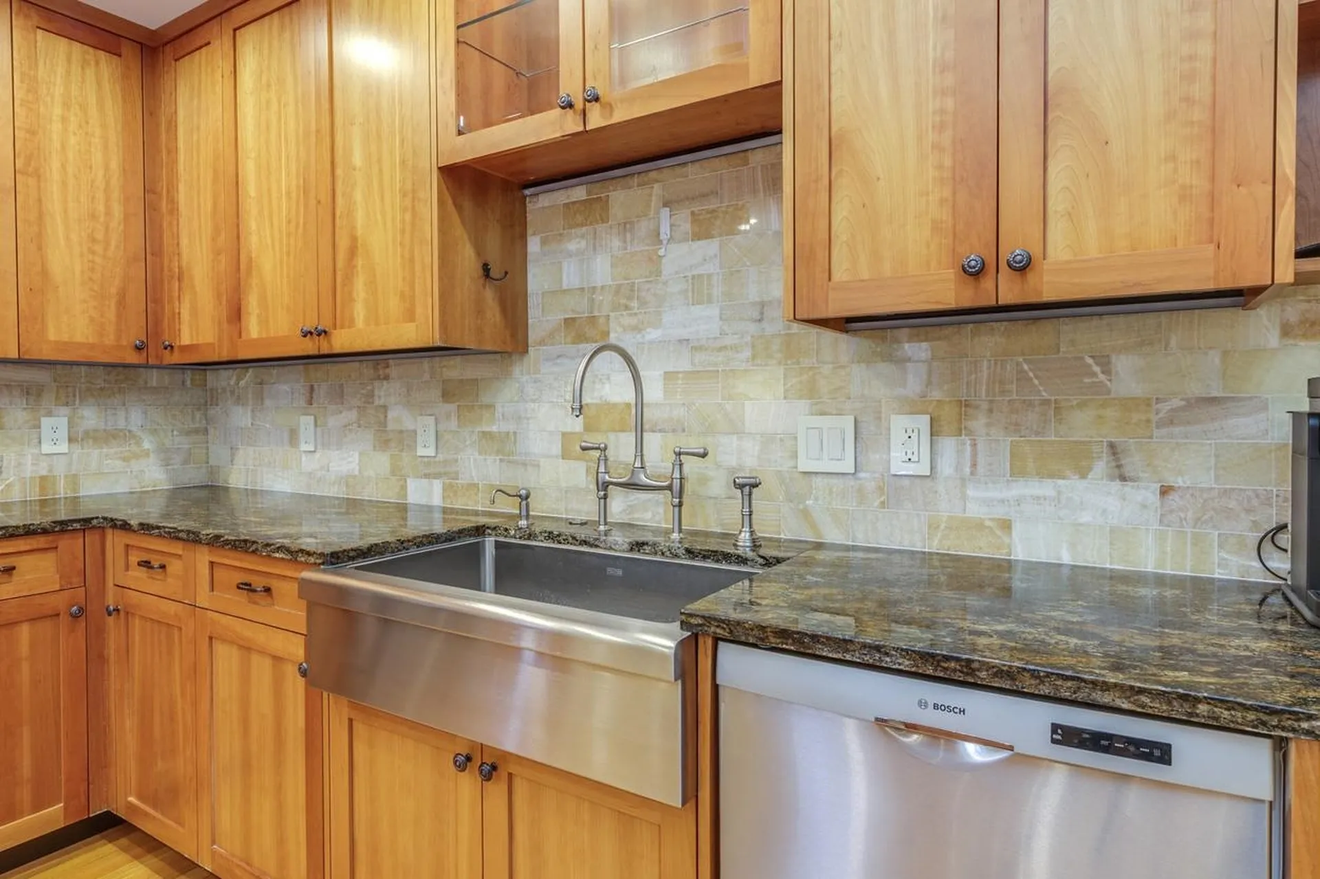 255 River Road Manchester NH 03104