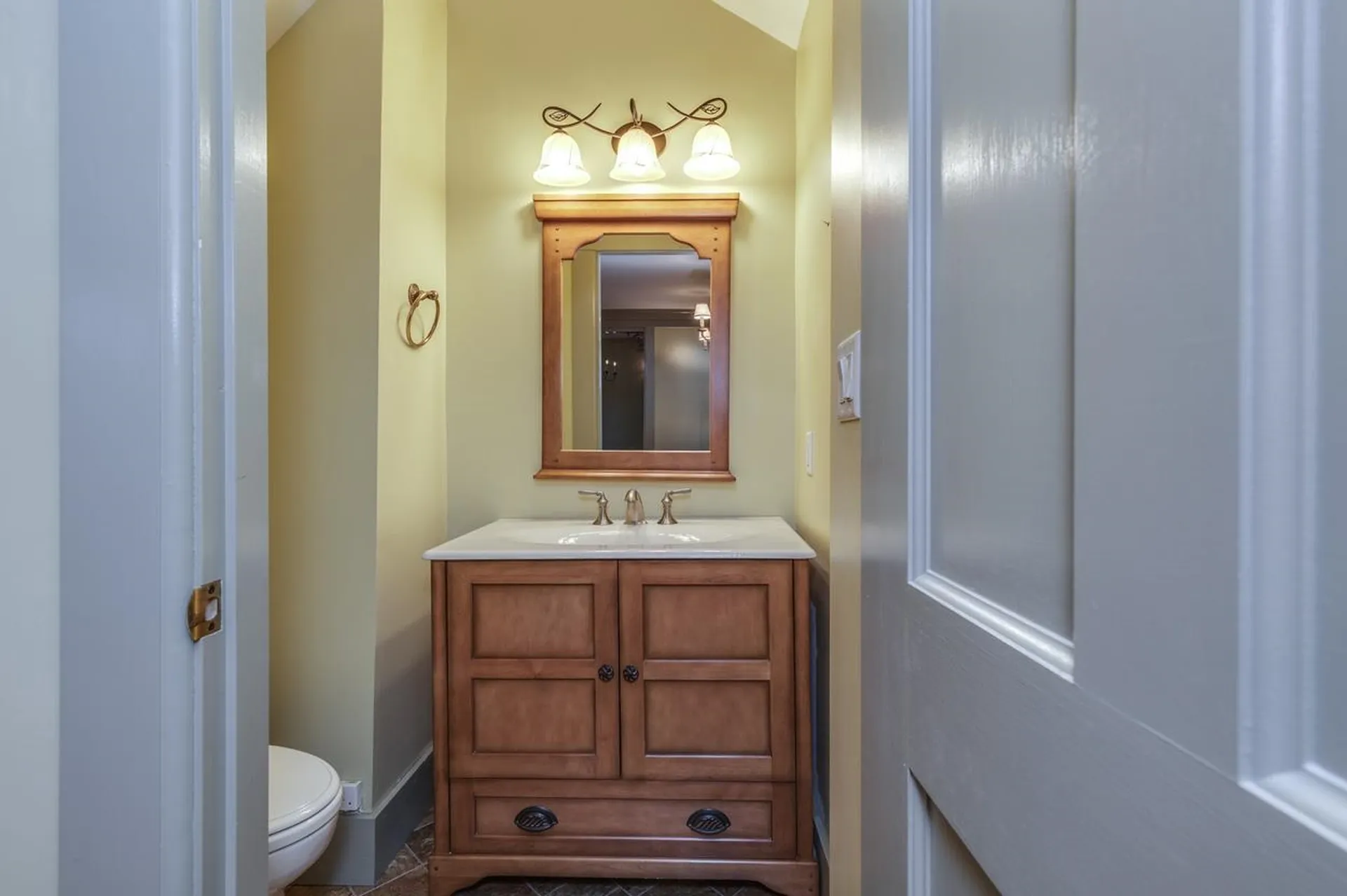 255 River Road Manchester NH 03104