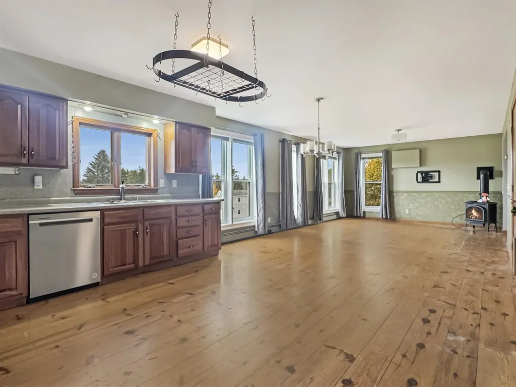 19 Silver Hill Drive Epsom NH 03234