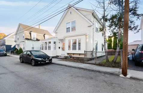 4 Badger Street Nashua NH 03060