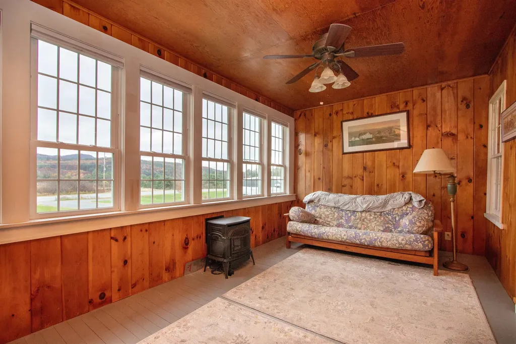 391 Bimson Drive Barnet VT 05821