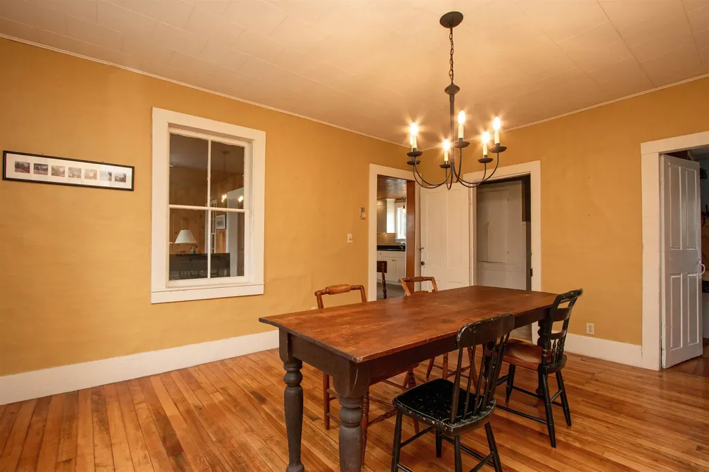 391 Bimson Drive Barnet VT 05821