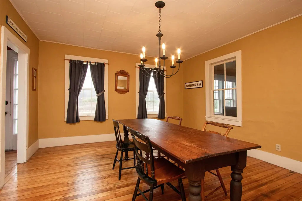 391 Bimson Drive Barnet VT 05821