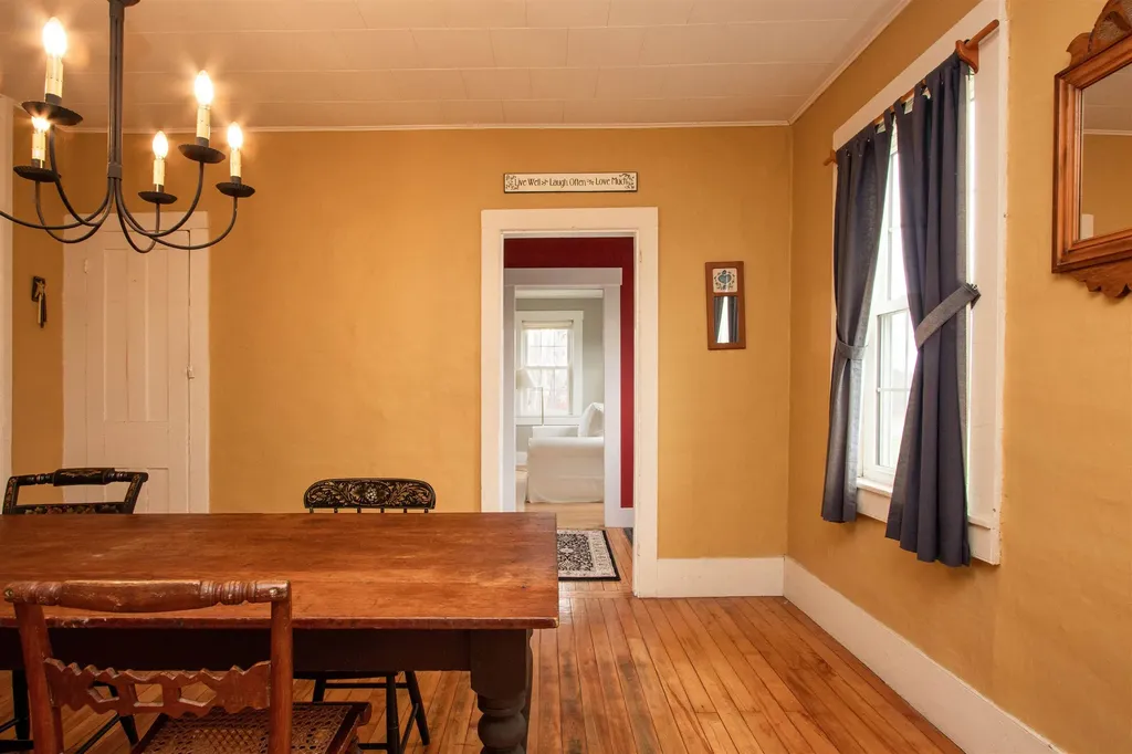 391 Bimson Drive Barnet VT 05821