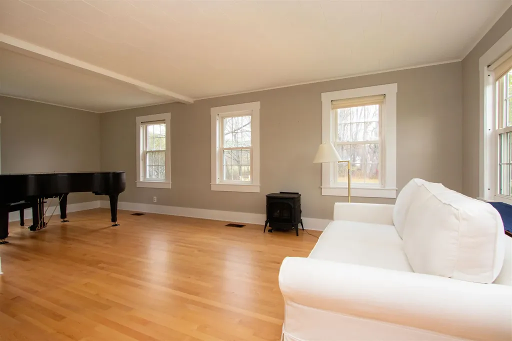 391 Bimson Drive Barnet VT 05821