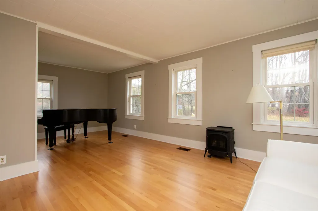 391 Bimson Drive Barnet VT 05821