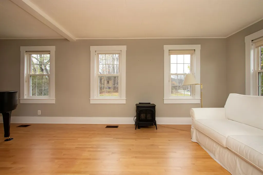 391 Bimson Drive Barnet VT 05821