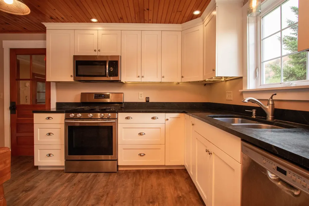 391 Bimson Drive Barnet VT 05821