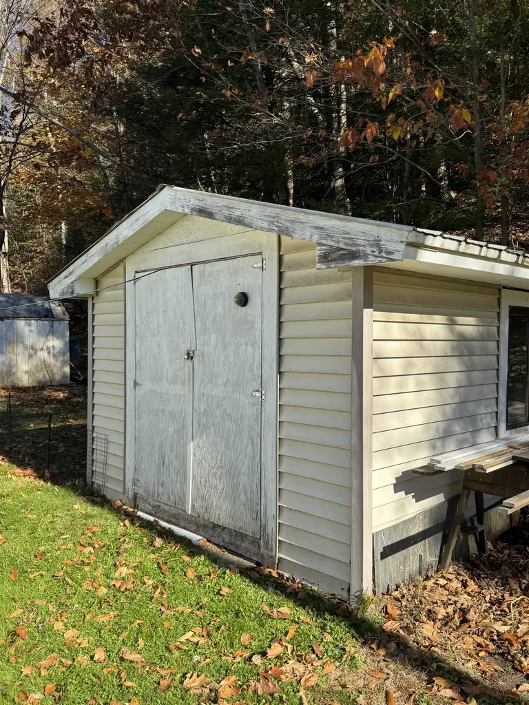 31 Crescent Drive Brattleboro VT 05301