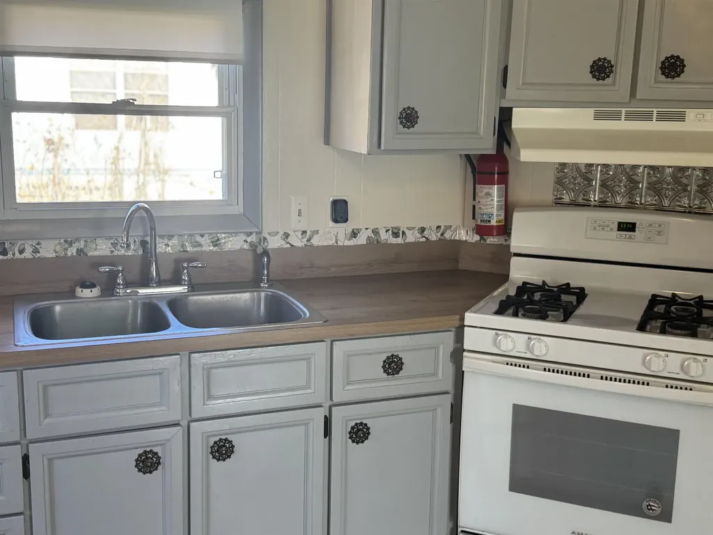 31 Crescent Drive Brattleboro VT 05301