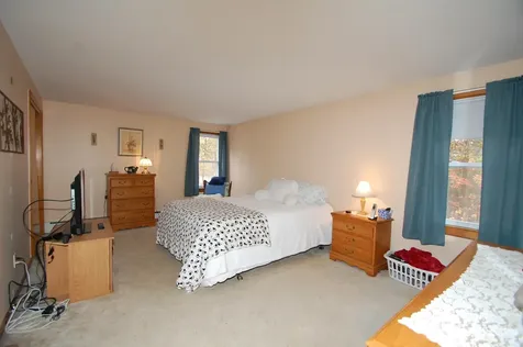 6 Deerhead Street Hooksett NH 03106