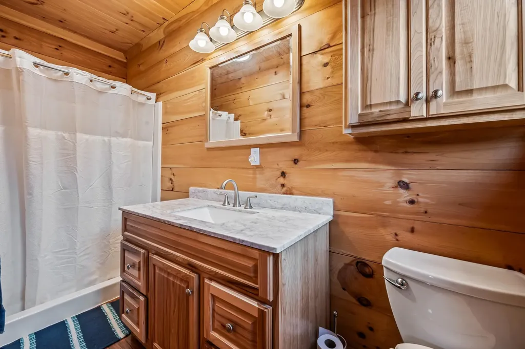 10 Pontook Estates Dummer NH 03588