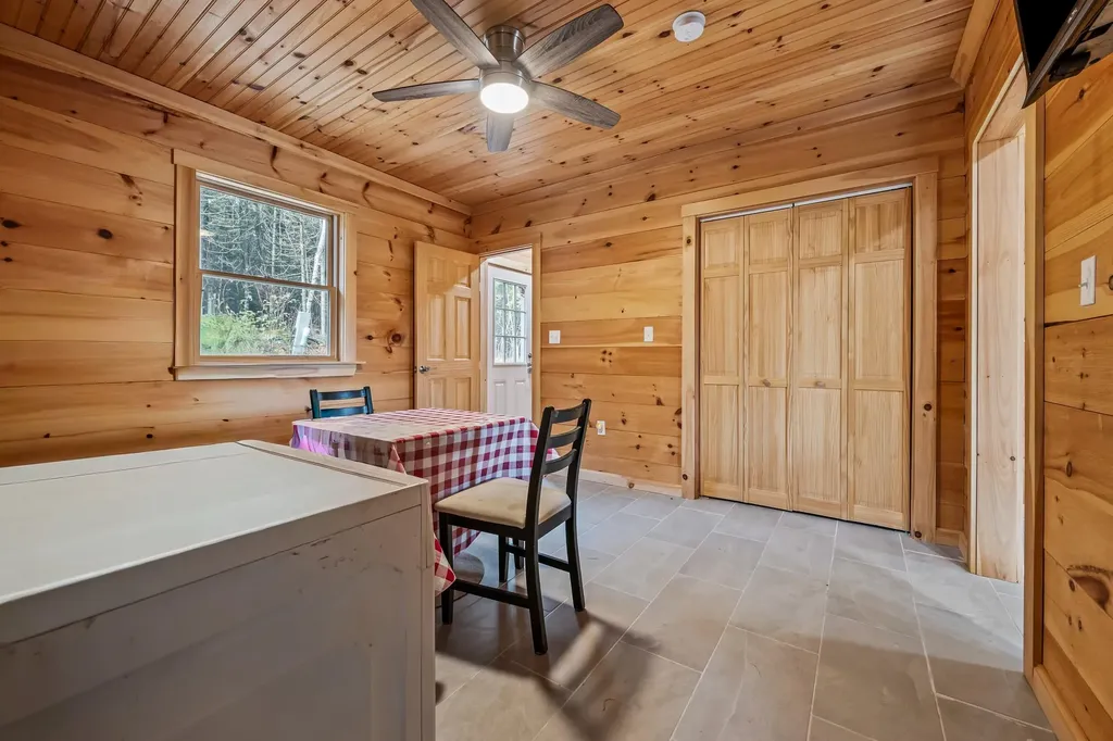 10 Pontook Estates Dummer NH 03588