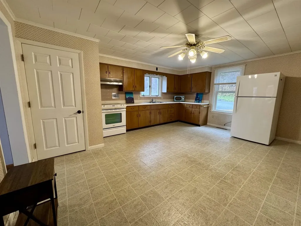 173 Pleasant Street Williamstown VT 05679