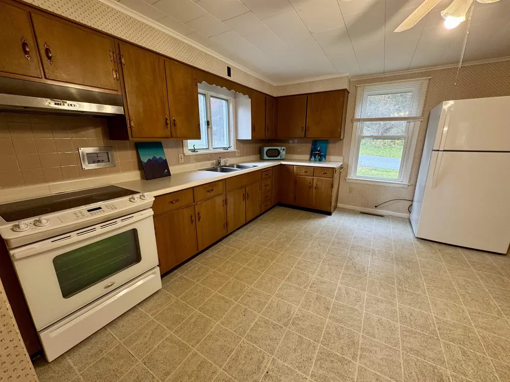 173 Pleasant Street Williamstown VT 05679