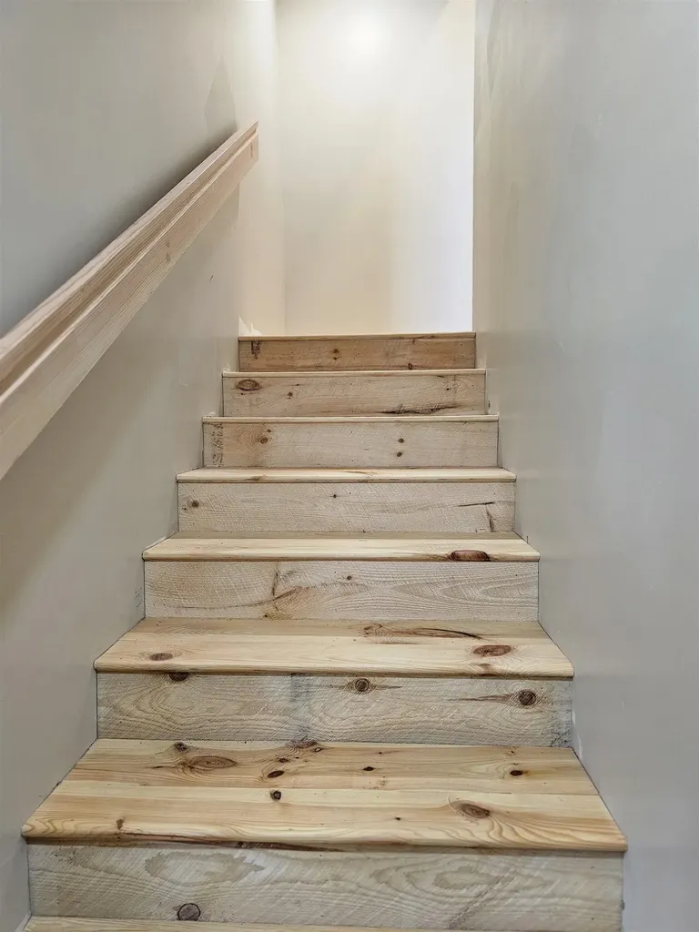 18 Pine Street Peterborough NH 03458