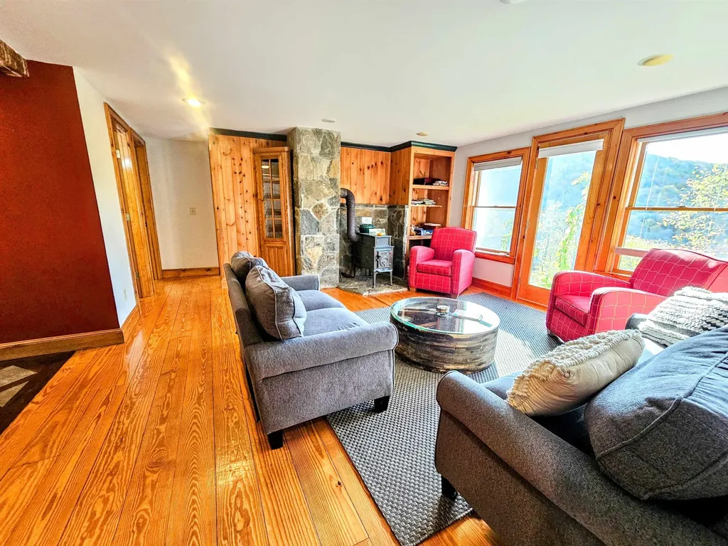 87 Grinka Farm Drive Readsboro VT 05350