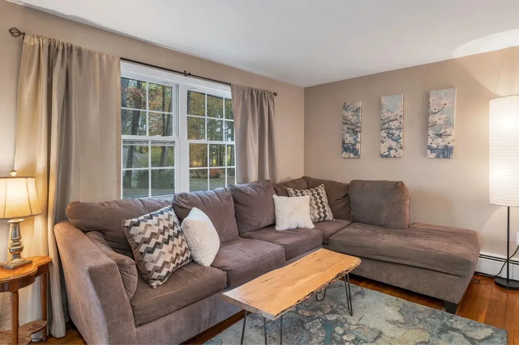 7 Bitirnas Street Nashua NH 03064