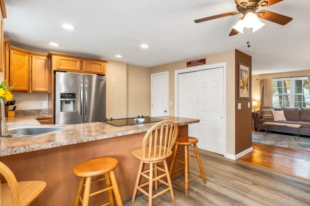 7 Bitirnas Street Nashua NH 03064