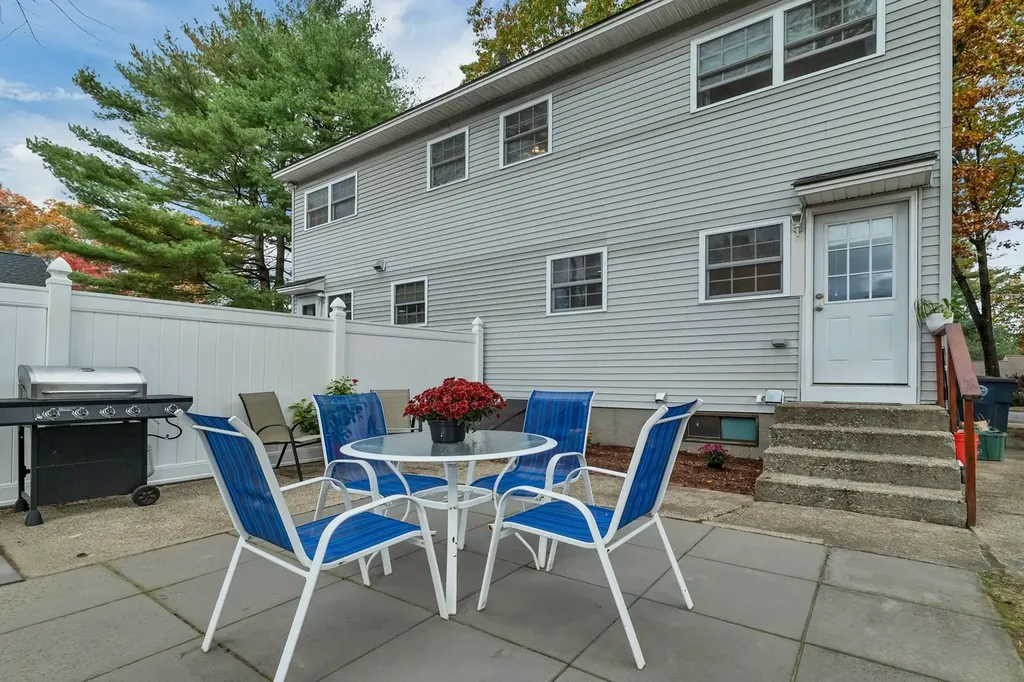 7 Bitirnas Street Nashua NH 03064