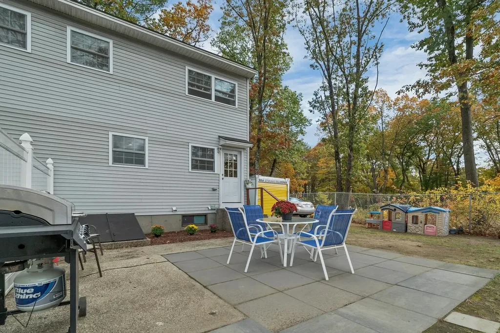 7 Bitirnas Street Nashua NH 03064