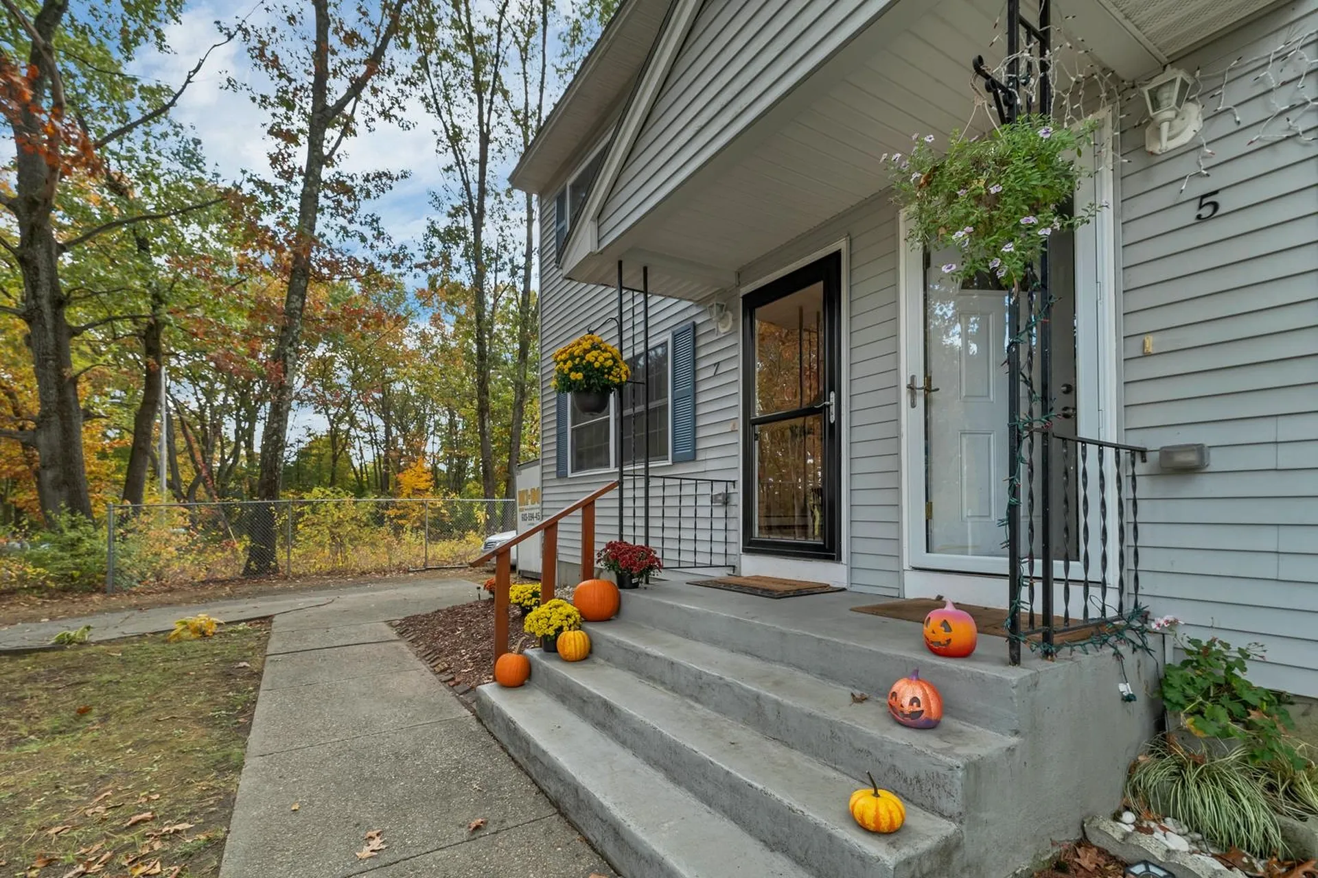 7 Bitirnas Street Nashua NH 03064