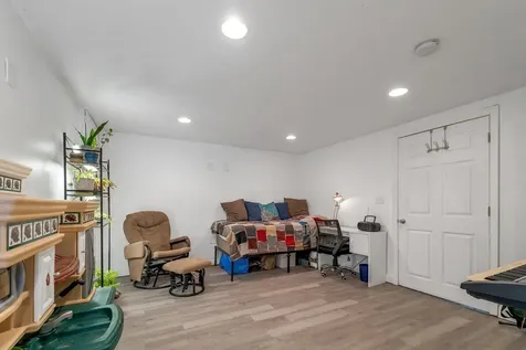 7 Bitirnas Street Nashua NH 03064