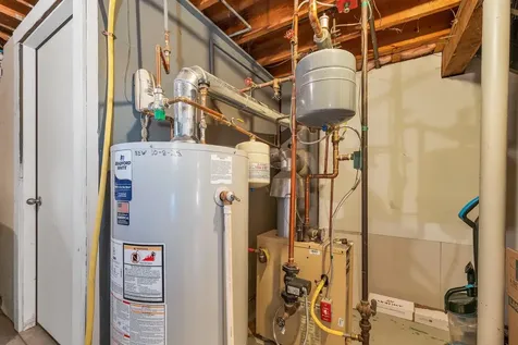 7 Bitirnas Street Nashua NH 03064