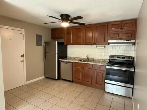 1 Charleston Street Londonderry NH 03053