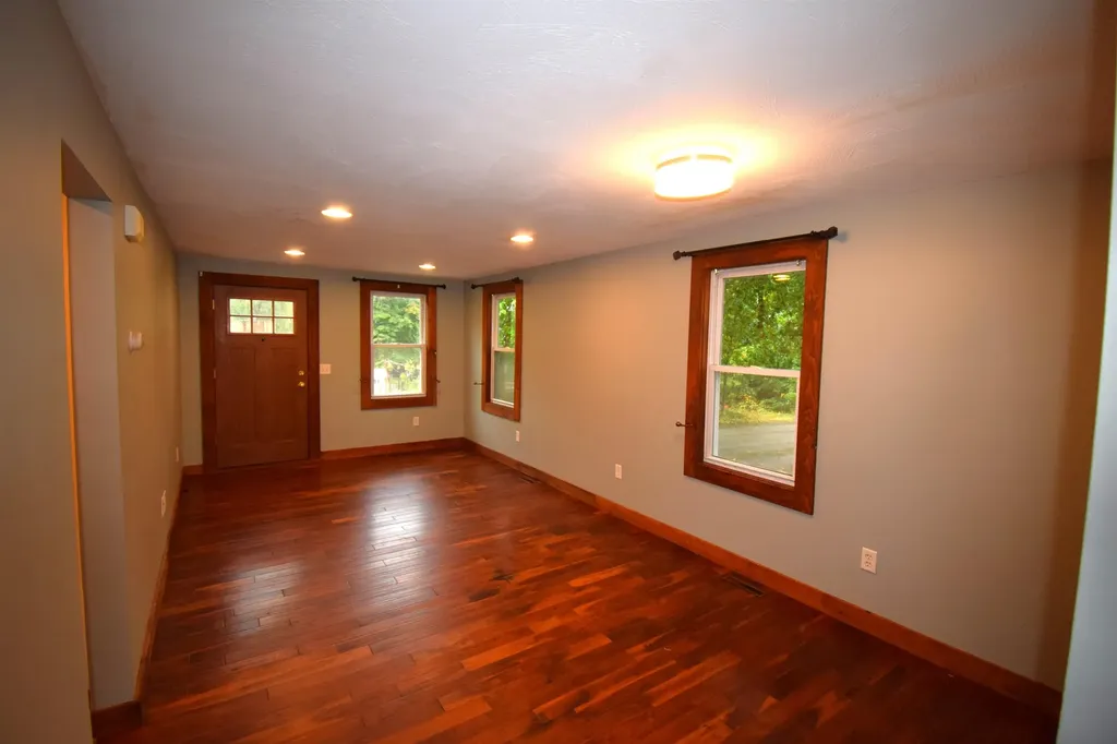 12 River Road Brentwood NH 03833