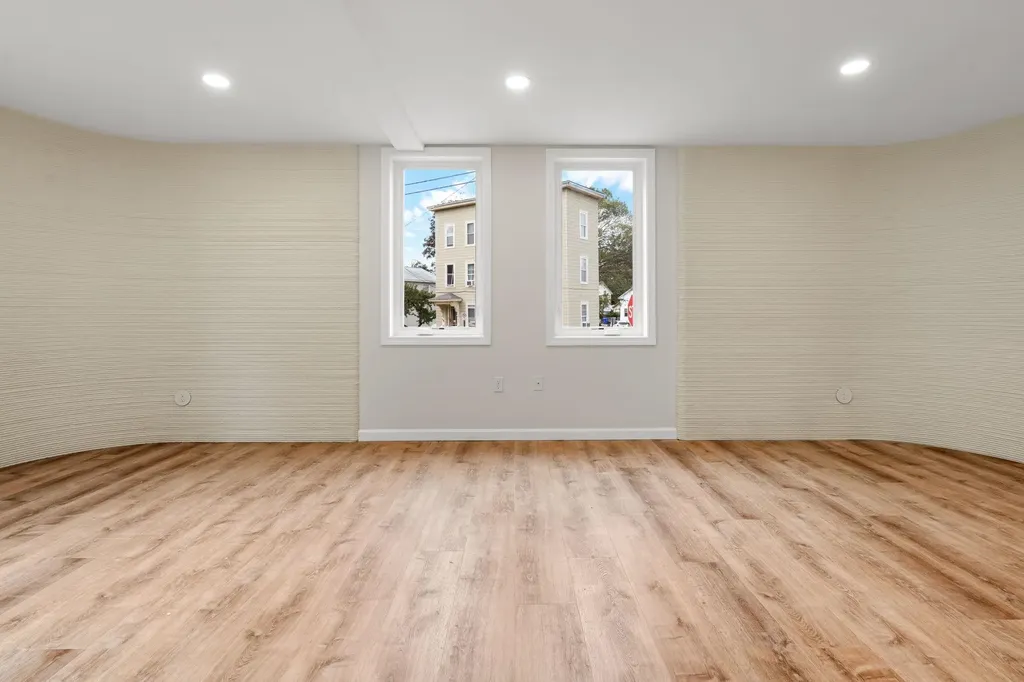 32 Jane Street Manchester NH 03104